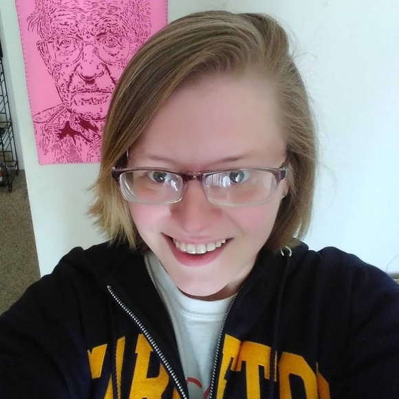 Meet your Posher, Anne Elizabeth - Picture 2 of 3